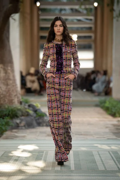 Look 5